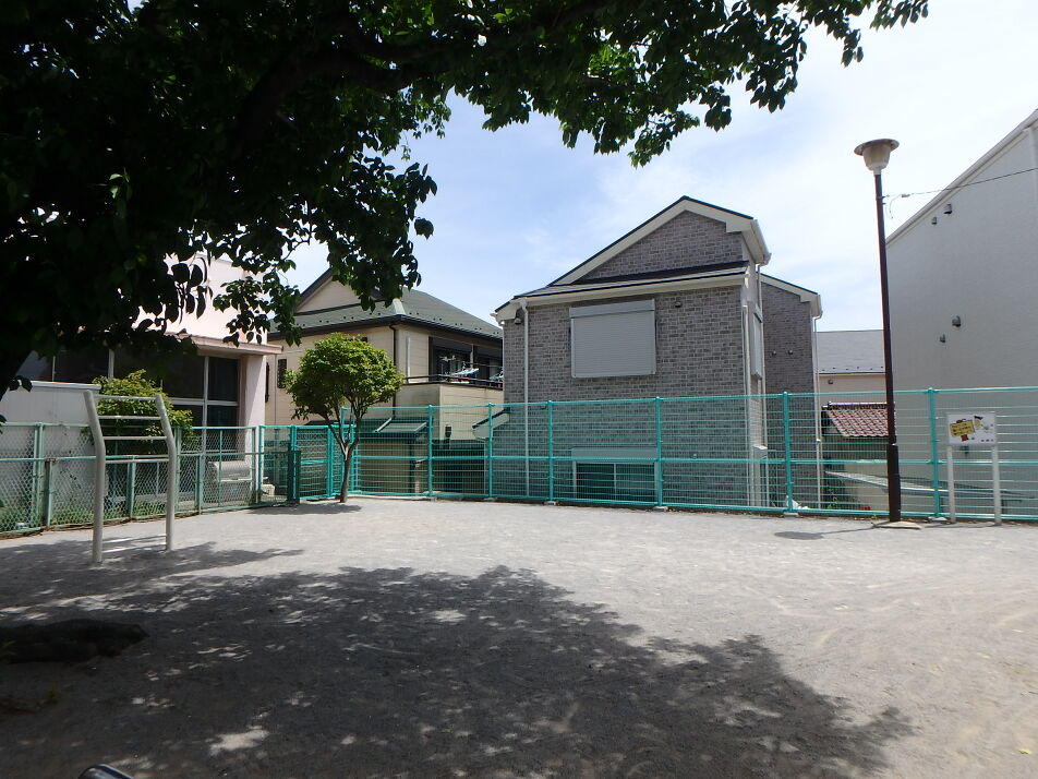 宮本坂上公園 170m 徒歩3分